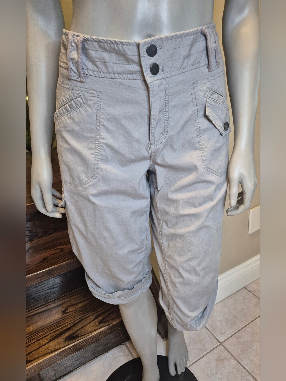 DKNY Jeans Light Gray Capri Shorts